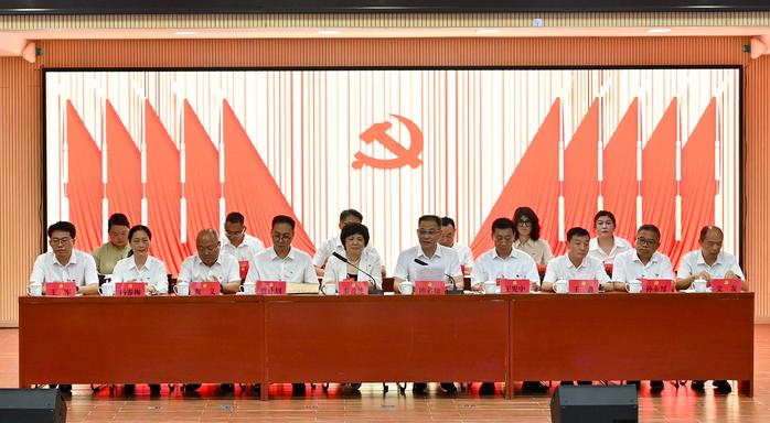 中国共产党桂林电子科技大学北海校区第二次党员代表大会胜利召开(图1)